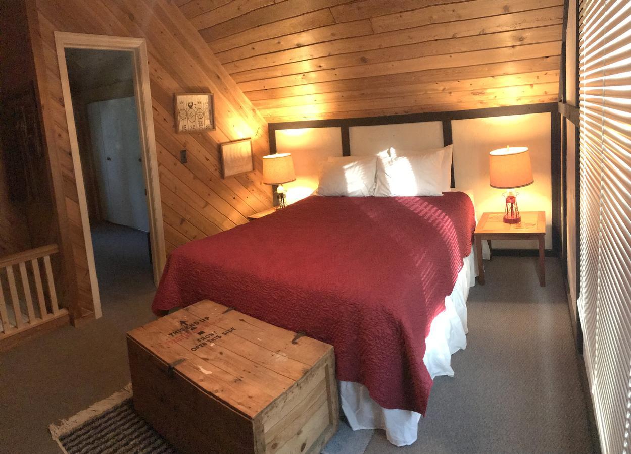 Harbor Light Inn Gills Rock Bagian luar foto