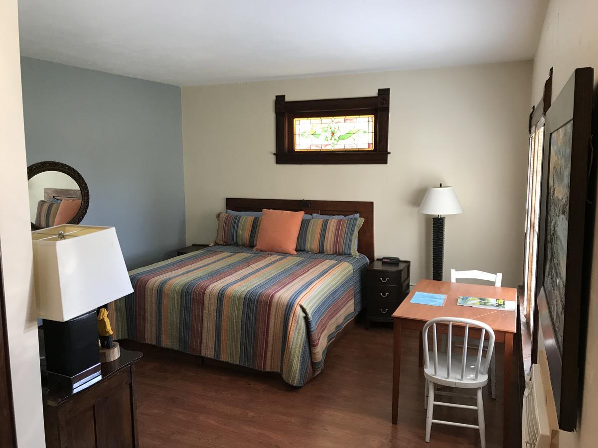 Harbor Light Inn Gills Rock Bagian luar foto