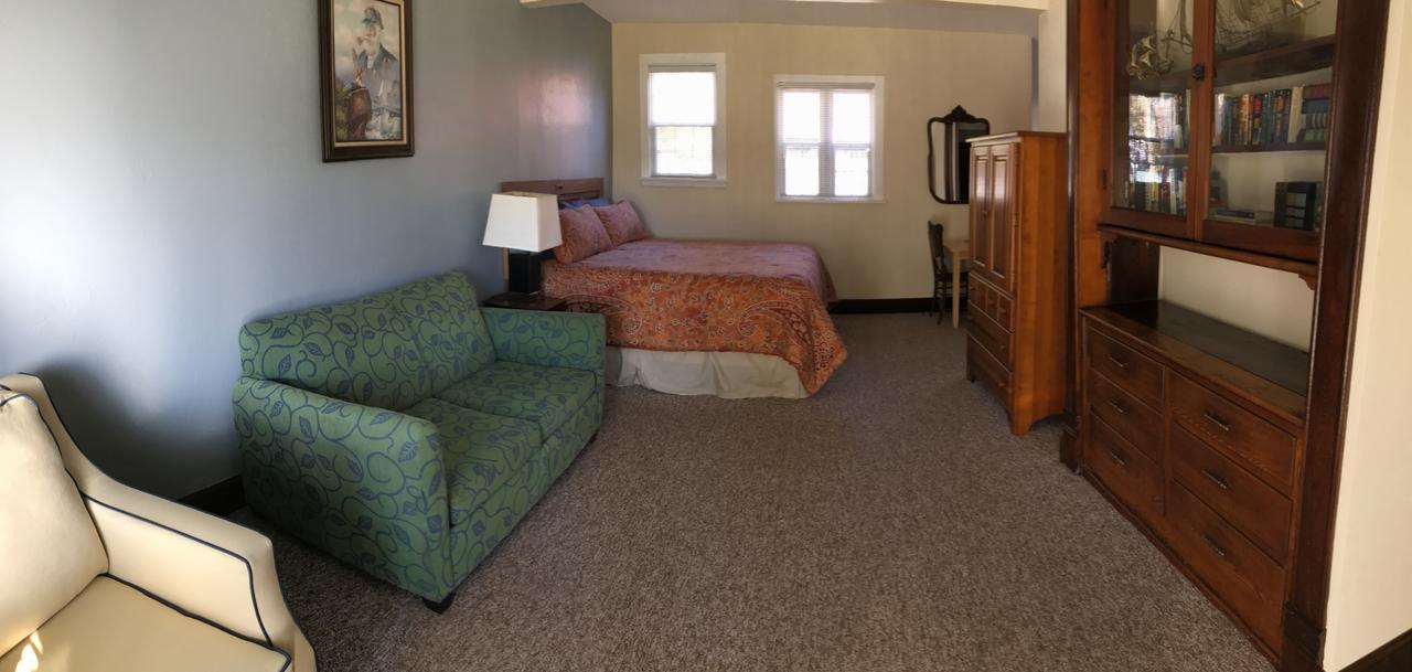 Harbor Light Inn Gills Rock Bagian luar foto