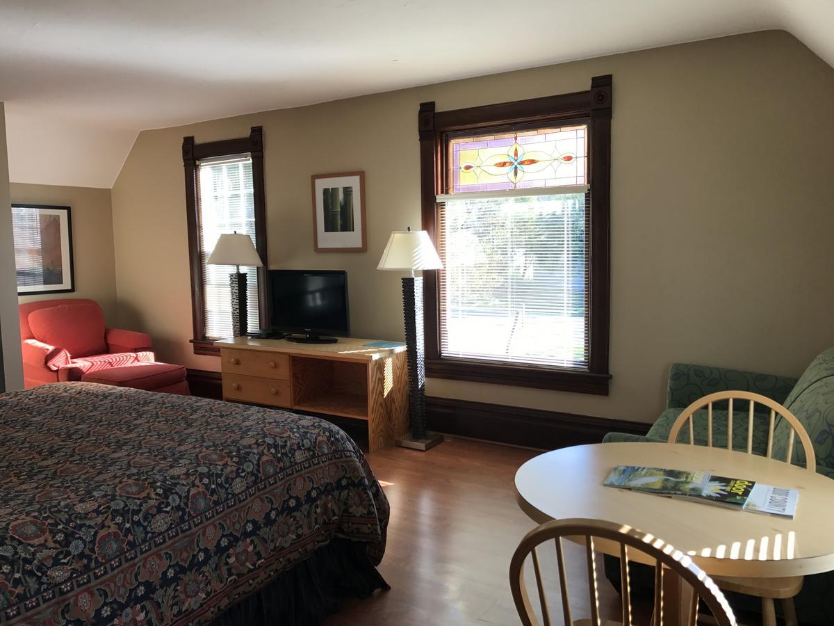 Harbor Light Inn Gills Rock Bagian luar foto