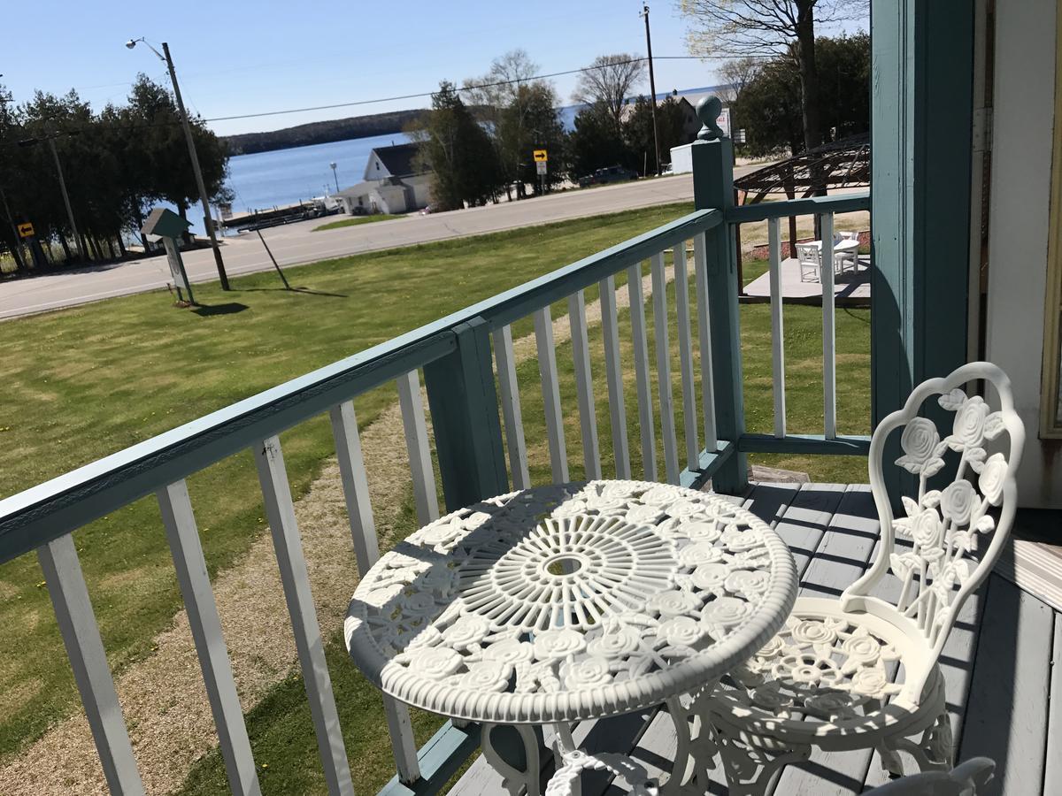 Harbor Light Inn Gills Rock Bagian luar foto